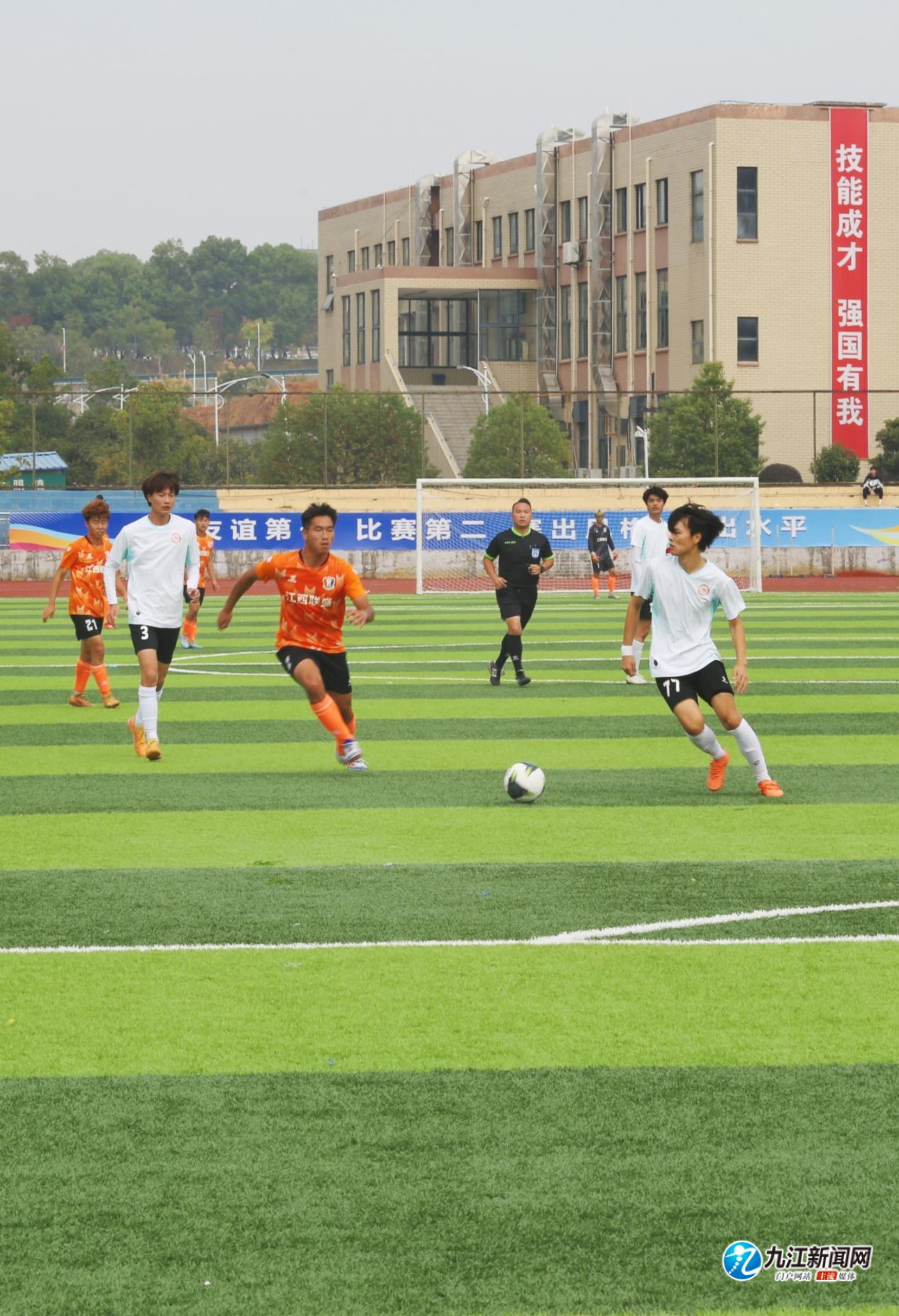 像阿尔维斯 像阿尔维斯