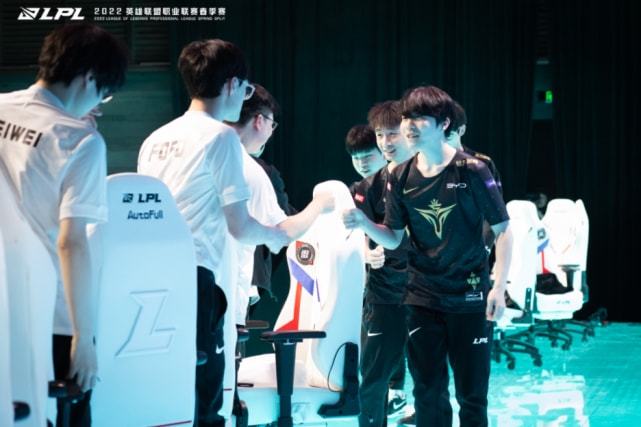 中频频出现 中频频出现